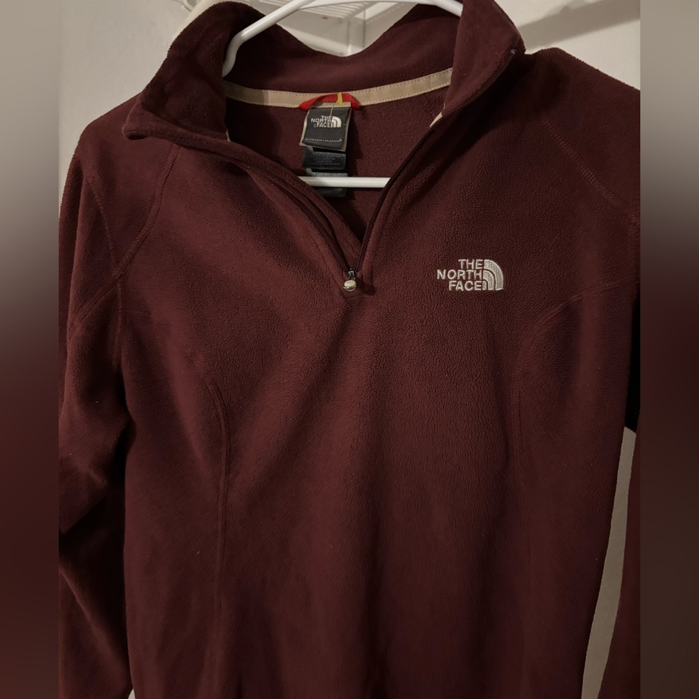 North Face Red fleece. Size small. Very thin material